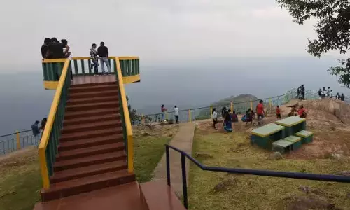 ரெட் அலர்ட் எதிரொலி- நீலகிரியில் சுற்றுலாத்தலங்கள் மூடல்