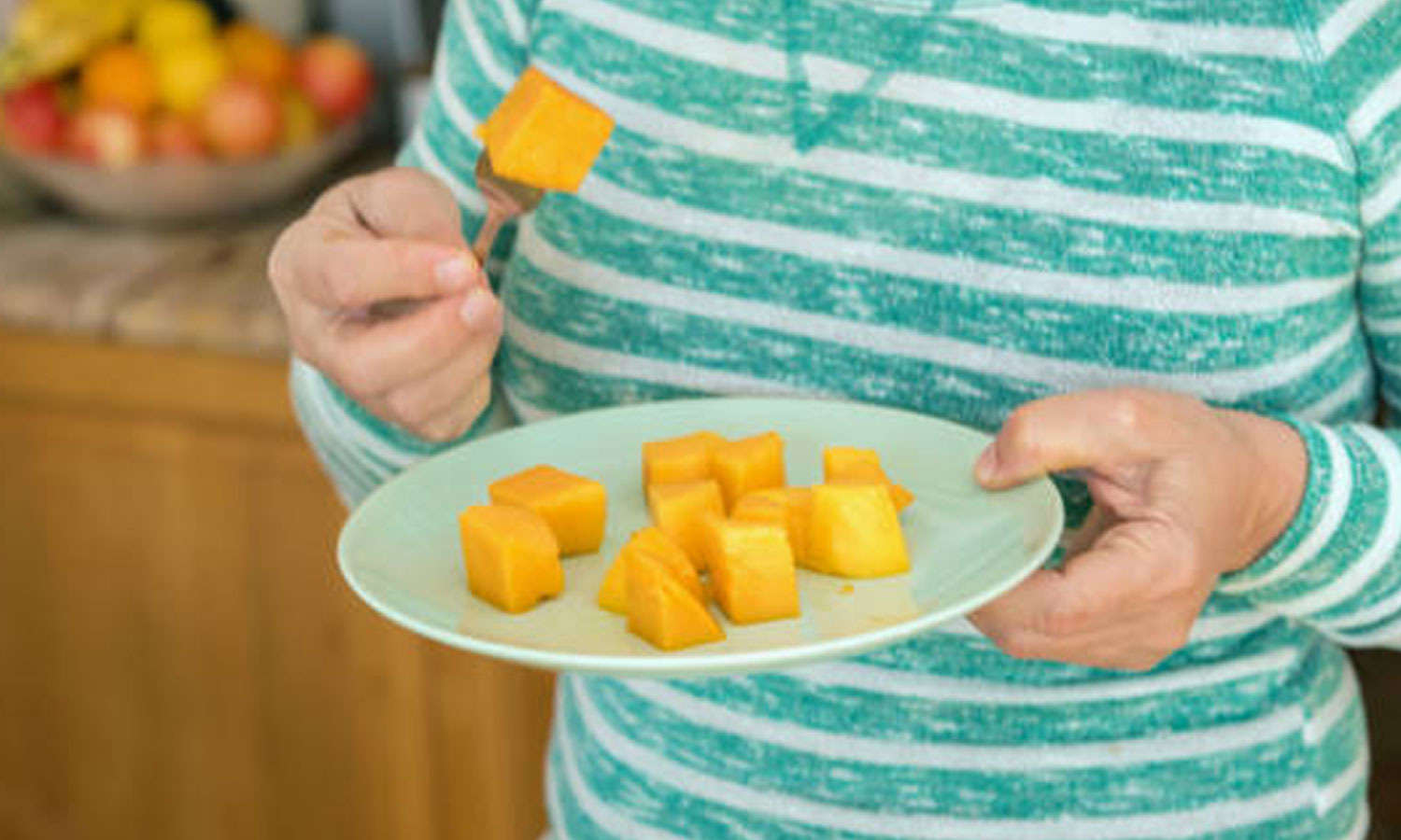 தினமும் ஒரு மாம்பழம் சாப்பிட்டால் கிடைக்கும் 8 ஆரோக்கிய நன்மைகள்