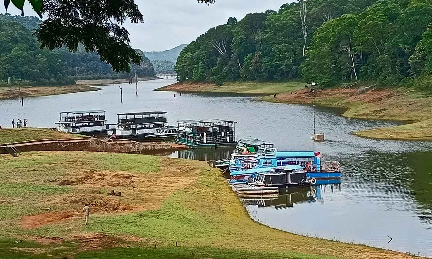 கேரளாவில் ரெட் அலர்ட்: தேக்கடியில் படகு சவாரிக்கு 3 நாள் தடை