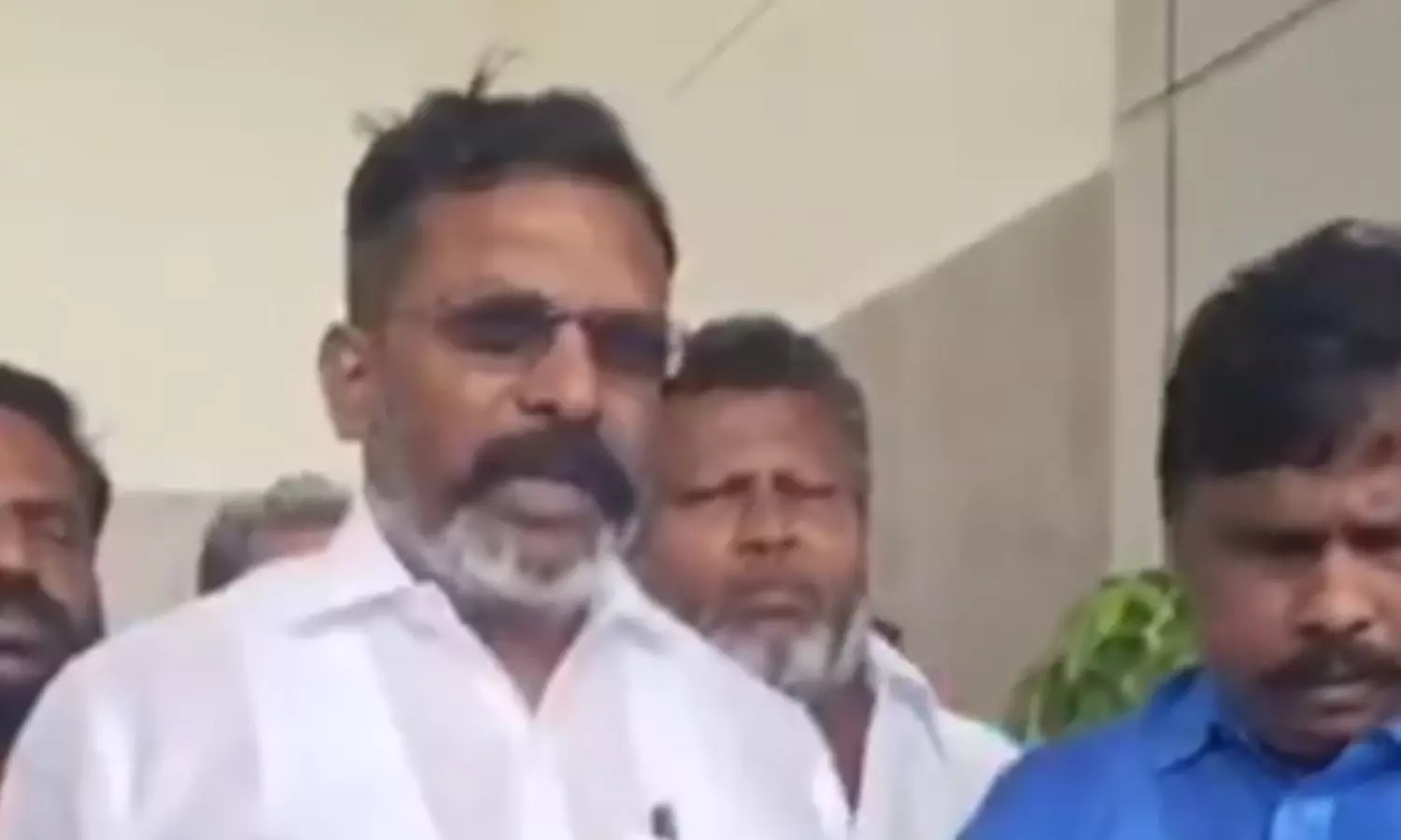 நிதி ஆயோக் கூட்டத்தில் மு.க.ஸ்டாலின் பங்கேற்றதை அரசியல் உள்நோக்கத்தோடு விமர்சிக்கிறார்- இபிஎஸ் மீது திருமாவளவன் தாக்கு நிதி ஆயோக் கூட்டத்தில் மு.க.ஸ்டாலின் பங்கேற்றதை அரசியல் உள்நோக்கத்தோடு விமர்சிக்கிறார்- இபிஎஸ் மீது திருமாவளவன் தாக்கு