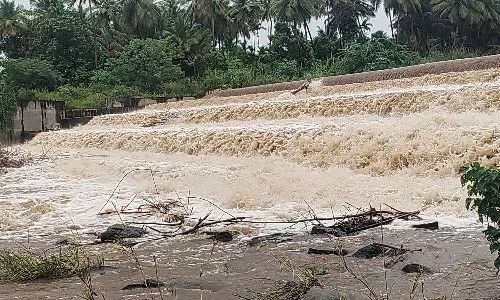 கோவையில் கனமழை நீடிப்பு: ஆறுகளில் வெள்ளப்பெருக்கு- பொதுமக்களுக்கு எச்சரிக்கை