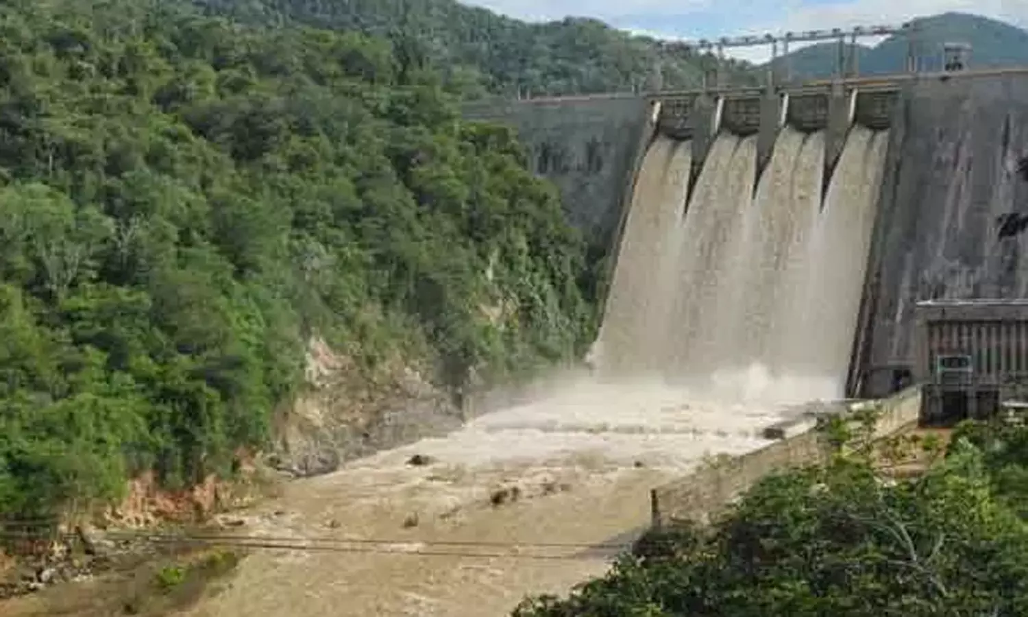 பில்லூர் அணை நீர்மட்டம் உயர்வு - பவானி ஆற்றங்கரையோர மக்களுக்கு எச்சரிக்கை