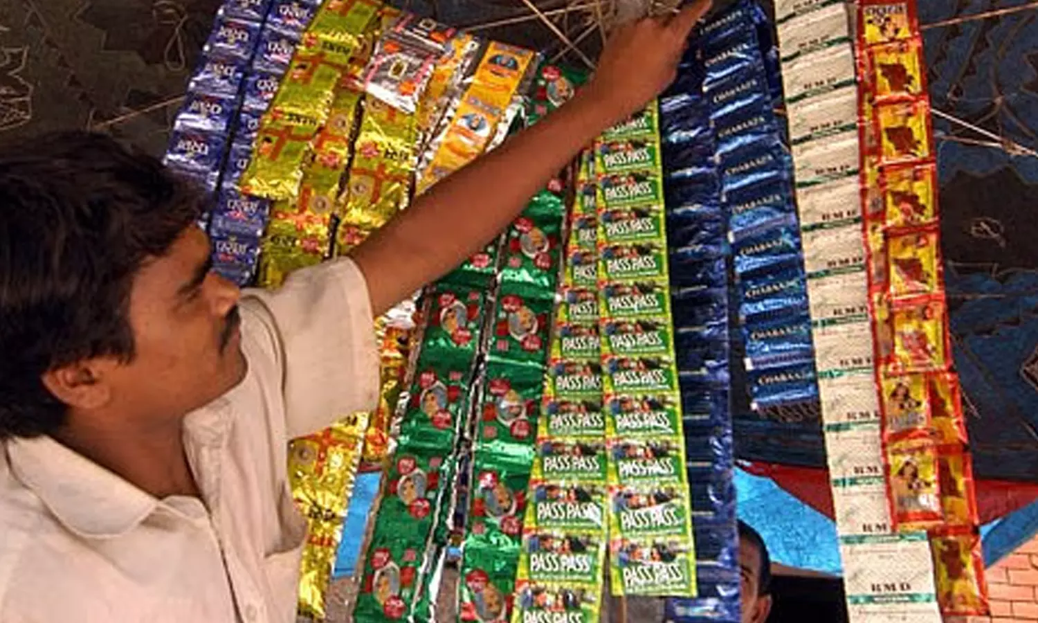 குட்கா, பான் மசாலா தடை மேலும் ஓராண்டுக்கு நீட்டிப்பு குட்கா, பான் மசாலா தடை மேலும் ஓராண்டுக்கு நீட்டிப்பு