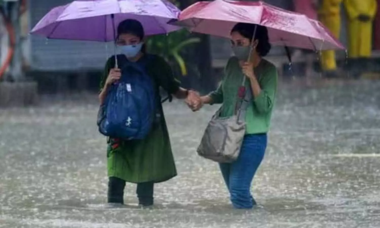 ரெட் மற்றும் ஆரஞ்சு அலர்ட்: 8 மாவட்டங்களுக்கு எச்சரிக்கை ரெட் மற்றும் ஆரஞ்சு அலர்ட்: 8 மாவட்டங்களுக்கு எச்சரிக்கை