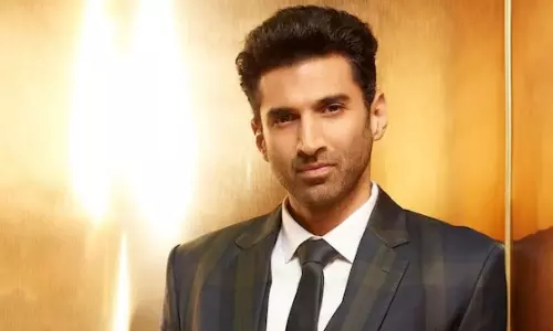 பாலிவுட் நடிகர் ஆதித்யா ராய் கபூர் வீட்டுக்குள் அத்துமீறி நுழைந்த துபாய் பெண் கைது..