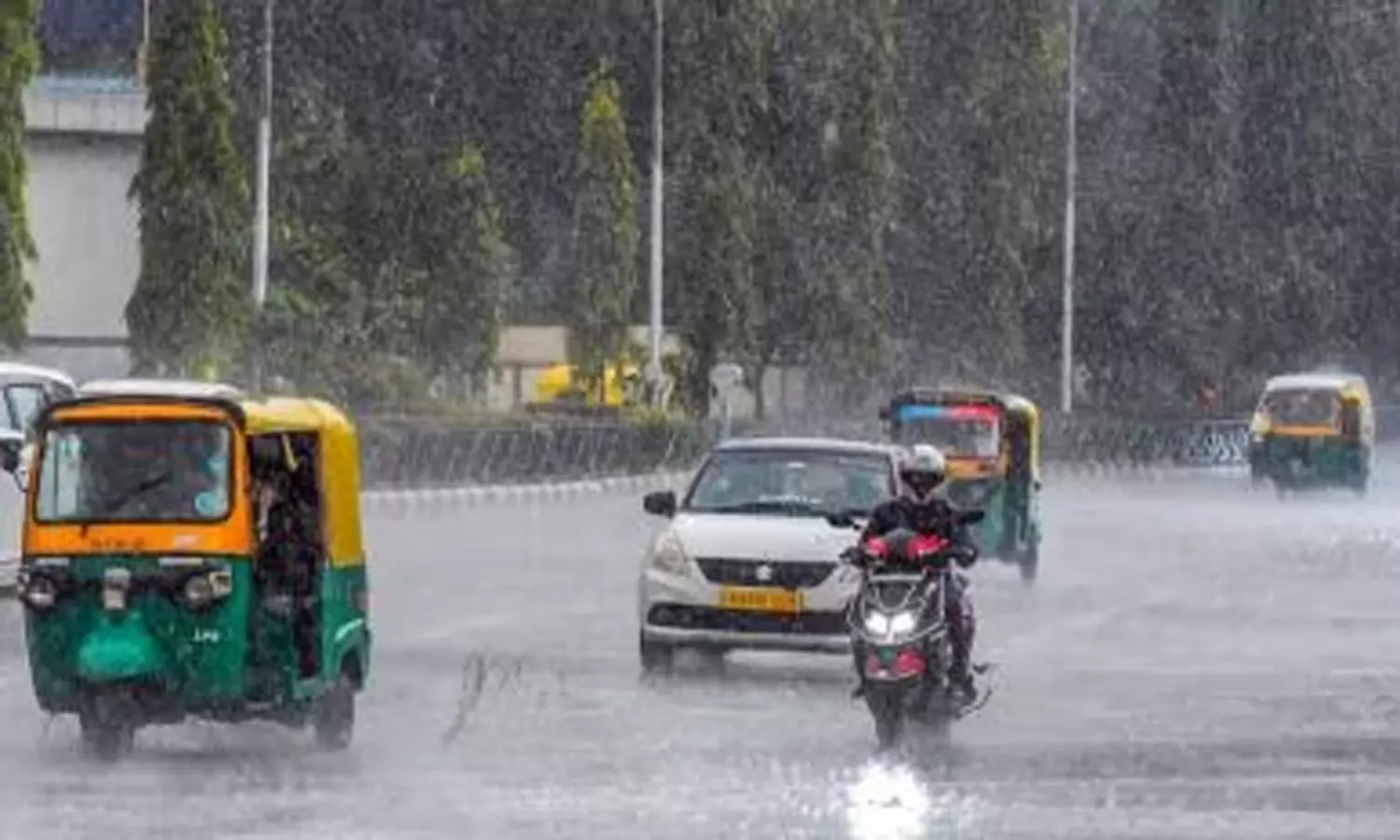 கர்நாடகாவில் கொட்டி வரும் தொடர் மழை கர்நாடகாவில் கொட்டி வரும் தொடர் மழை