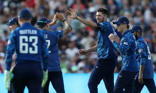 முதல் ஒருநாள் போட்டி: வெஸ்ட் இண்டீசை வீழ்த்தி இங்கிலாந்து அசத்தல் வெற்றி