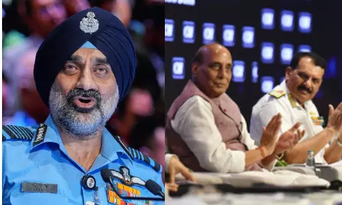 சொன்ன நேரத்தில் எந்த திட்டமும் முடிவடைவதில்லை..  ராஜ்நாத் சிங் முன்னிலையில் விமானப்படை தளபதி அதிருப்தி