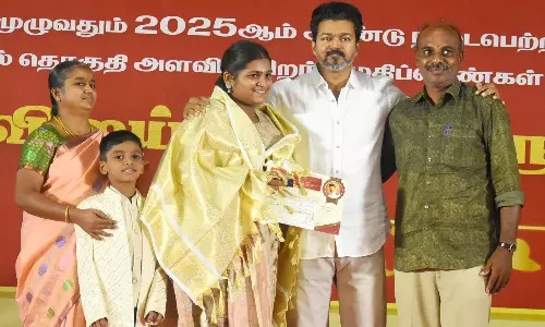 சாதி, மதம் பார்க்கும் சிந்தனையை ஒதுக்குங்கள் - விஜய்