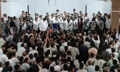 கொலை வழக்கு- கர்நாடகாவில் 200 முஸ்லிம் காங்கிரஸ் நிர்வாகிகள் ராஜினாமா