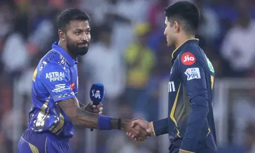 எலிமினேட்டர் சுற்று: குஜராத் அணிக்கு எதிராக மும்பை பேட்டிங் தேர்வு