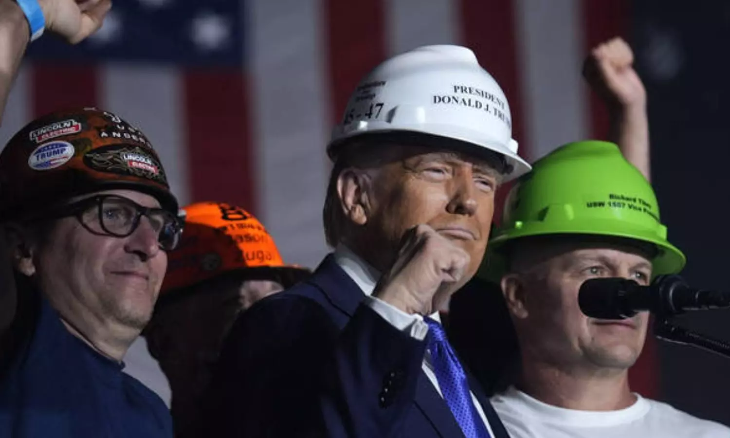 வெளிநாடுகளில் இருந்து இறக்குமதி செய்யப்படும் இரும்புக்கு 50 சதவீதம் வரி - டிரம்ப் அறிவிப்பு வெளிநாடுகளில் இருந்து இறக்குமதி செய்யப்படும் இரும்புக்கு 50 சதவீதம் வரி - டிரம்ப் அறிவிப்பு