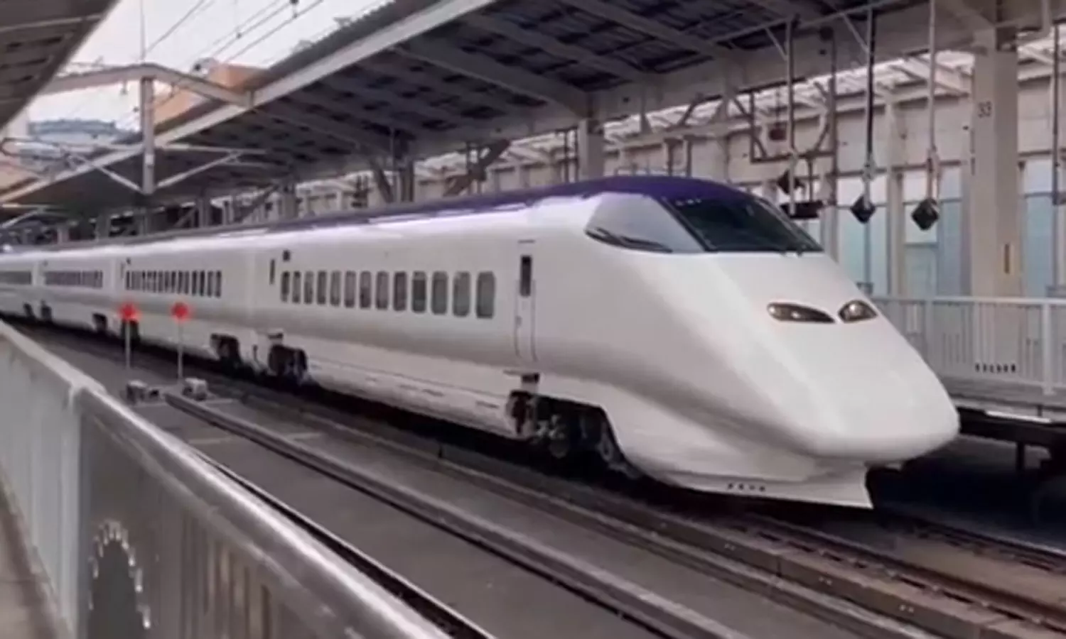 இந்தியாவின் முதல் புல்லட் ரெயில் சோதனை ஓட்டம் வெற்றி