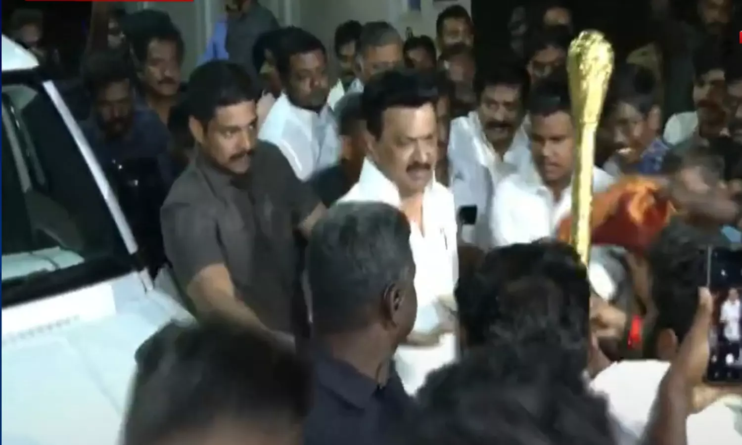 மு.க.அழகிரியுடன் முதலமைச்சர் ஸ்டாலின் சந்திப்பு