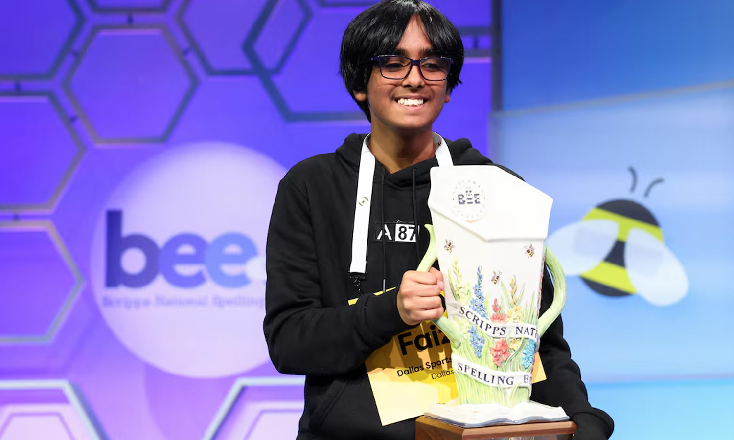அமெரிக்காவில் நடந்த ஸ்பெல்லிங் பீ போட்டி: சாம்பியனான இந்திய வம்சாவளி மாணவர் அமெரிக்காவில் நடந்த ஸ்பெல்லிங் பீ போட்டி: சாம்பியனான இந்திய வம்சாவளி மாணவர்