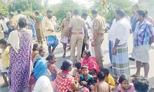 ஓ.என்.ஜி.சி. நிறுவன எரிவாயு குழாயில் கசிவு - பொதுமக்கள் சாலைமறியல்