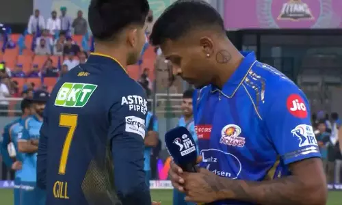 கை கொடுக்க வந்த ஹர்திக்.. கண்டுக்காமல் சென்ற கில்.. வைரலாகும் Ego Clash வீடியோ