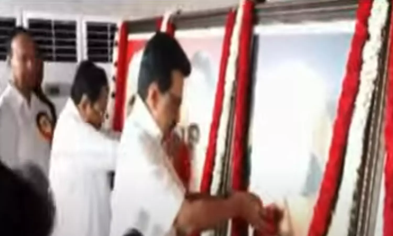 மதுரையில் தி.மு.க. பொதுக்குழு கூட்டம் தொடங்கியது மதுரையில் தி.மு.க. பொதுக்குழு கூட்டம் தொடங்கியது