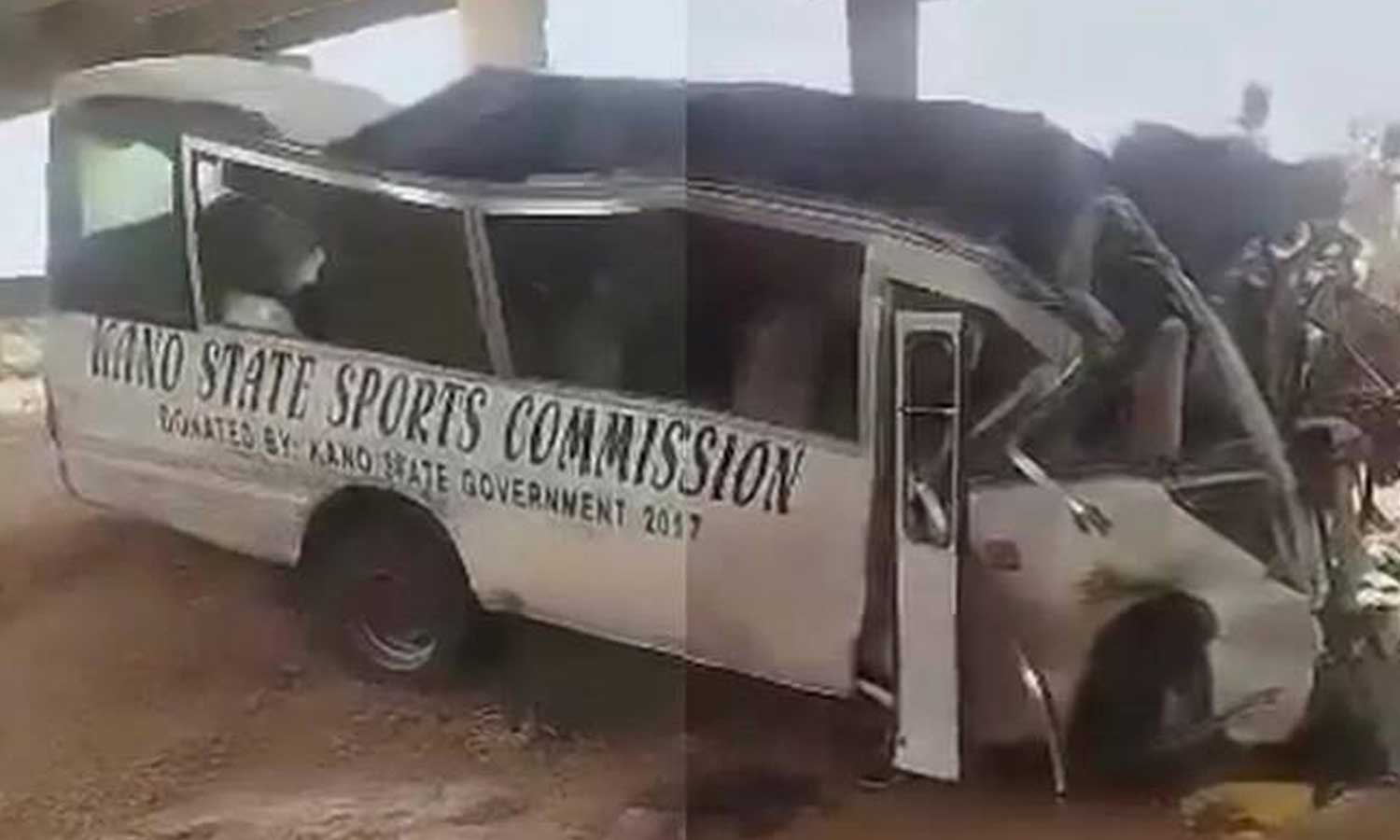 நைஜீரியா: பேருந்து விபத்தில் 21 தடகள வீரர்கள் உயிரிழப்பு