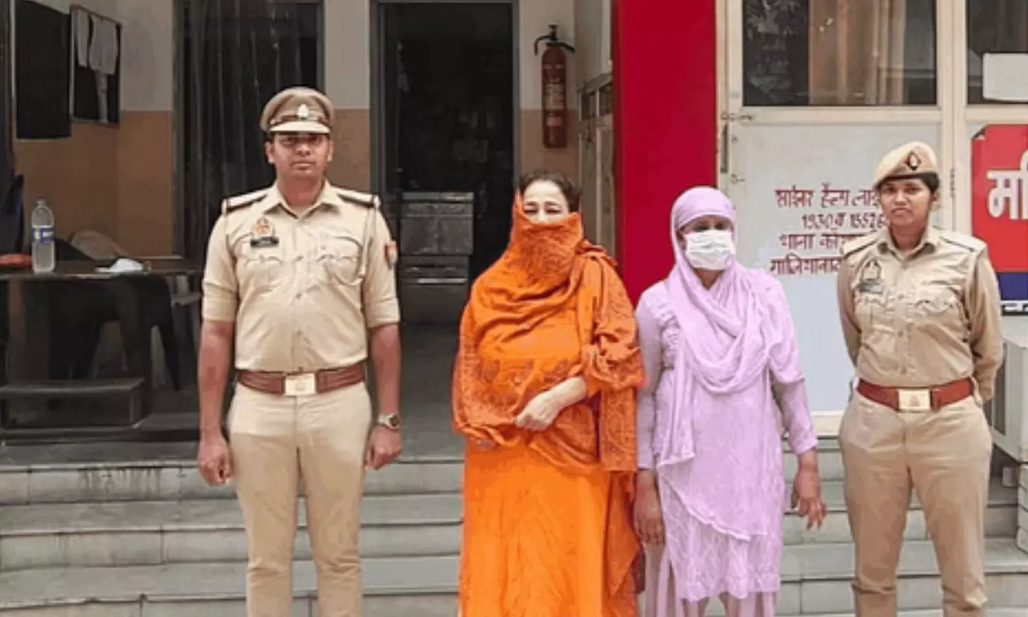 போதை லட்டு கொடுத்து ஆசிரமத்தில் வீராங்கனையை கூட்டுப் பாலியல் வன்கொடுமை செய்த தலைமை சாமியார் போதை லட்டு கொடுத்து ஆசிரமத்தில் வீராங்கனையை கூட்டுப் பாலியல் வன்கொடுமை செய்த தலைமை சாமியார்