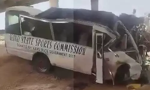 நைஜீரியா: பேருந்து விபத்தில் 21 தடகள வீரர்கள் உயிரிழப்பு