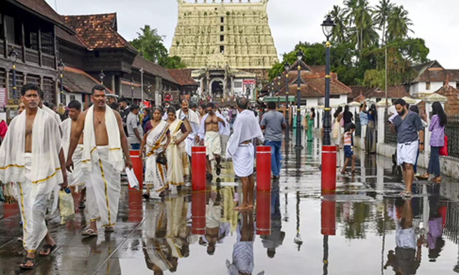 திருவனந்தபுரம் பத்மநாப சுவாமி கோவிலில் 270 ஆண்டுகளுக்கு பிறகு மகா கும்பாபிஷேகம்