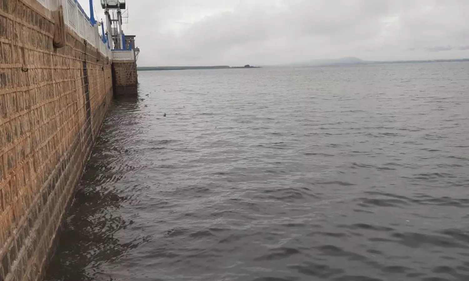 முல்லைப்பெரியாறு அணையில் கூடுதல் தண்ணீர் திறப்பால் வைகை அணை நீர்மட்டம் உயர்வு