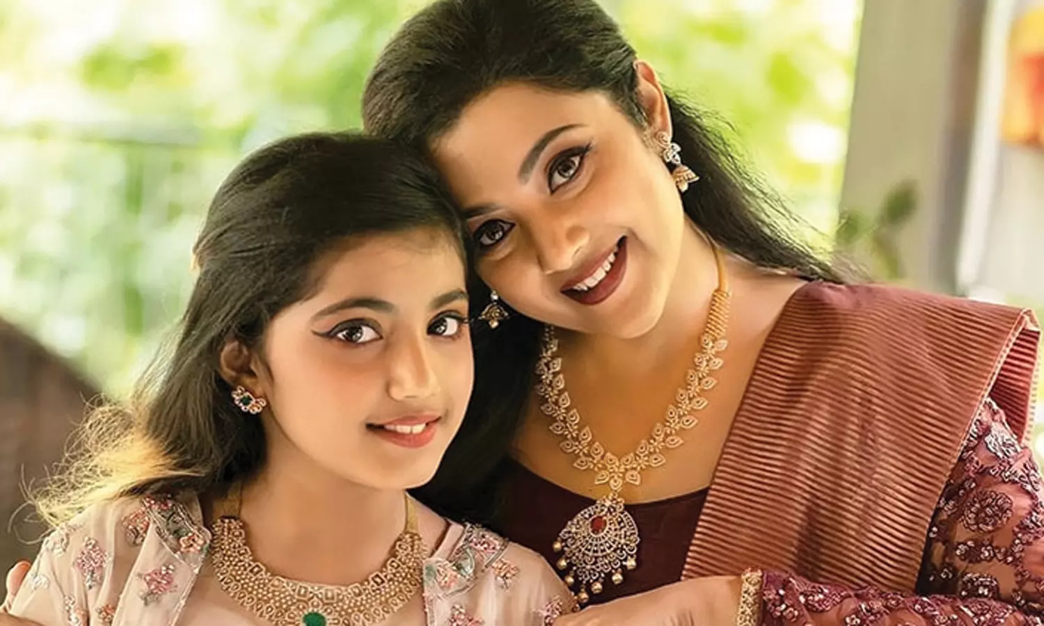 மீனா மலரும் நினைவுகள்.... மகளின் மகிழ்ச்சியில் மன நிறைவு மீனா மலரும் நினைவுகள்.... மகளின் மகிழ்ச்சியில் மன நிறைவு