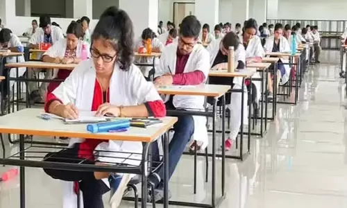 வரும் ஜூன் 15ம் தேதி நடைபெற இருந்த முதுகலை நீட் தேர்வு ஒத்திவைப்பு