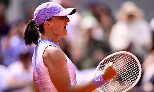 பிரெஞ்சு ஓபன் டென்னிஸ்: அரையிறுதியில் இகா ஸ்வியாடெக்