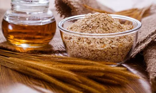 சருமத்தை பொலிவாக்கும் கோதுமை தேன் பேக்