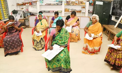 மத்திய அரசு நடத்திய அடிப்படை எழுத்தறிவு தேர்வில் தமிழ்நாடு 100 சதவீத தேர்ச்சி