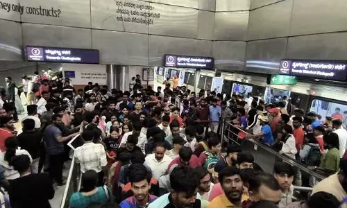 கூட்ட நெரிசல் எதிரொலி- 5 மெட்ரோ ரெயில் நிலையங்கள் மூடல்