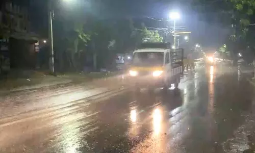 காலையில் அனல் பறக்கும் வெயில்: மாலையில் குளிர்விக்கும் மழை