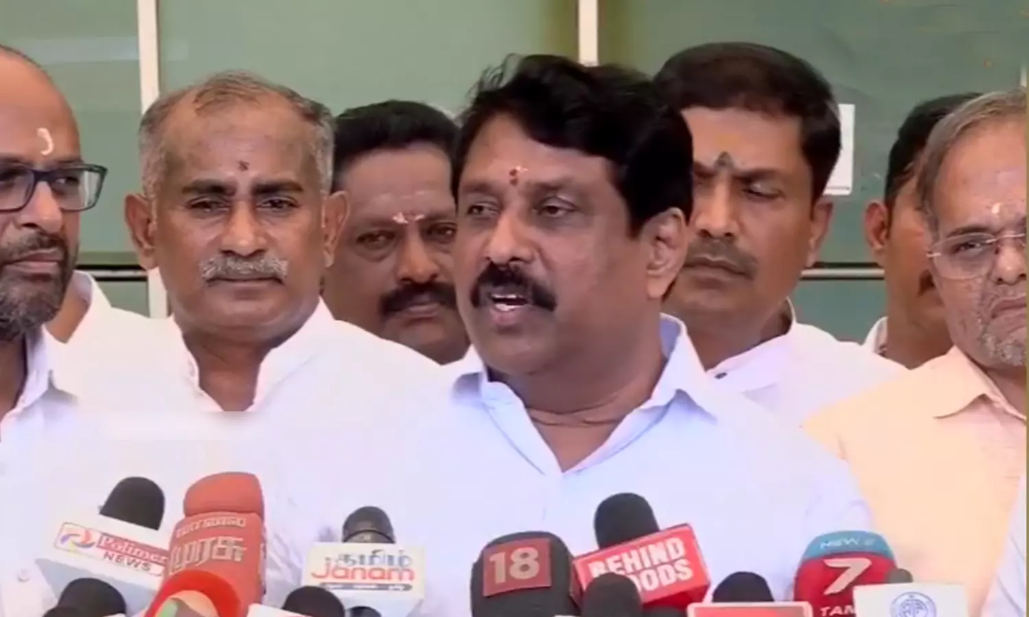 பா.ம.க.வில் நிலவும் பிரச்சனைக்கும் பா.ஜ.க.விற்கும் எந்த தொடர்பும் இல்லை- நயினார் நாகேந்திரன் பா.ம.க.வில் நிலவும் பிரச்சனைக்கும் பா.ஜ.க.விற்கும் எந்த தொடர்பும் இல்லை- நயினார் நாகேந்திரன்