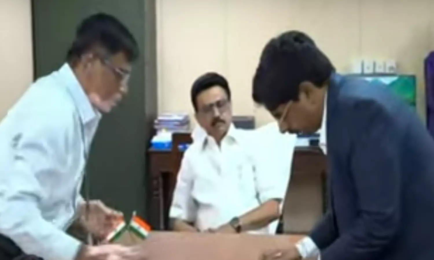 மாநிலங்களவை தேர்தல் - தி.மு.க. வேட்பாளர்கள், கமல்ஹாசன் வேட்புமனு தாக்கல் மாநிலங்களவை தேர்தல் - தி.மு.க. வேட்பாளர்கள், கமல்ஹாசன் வேட்புமனு தாக்கல்