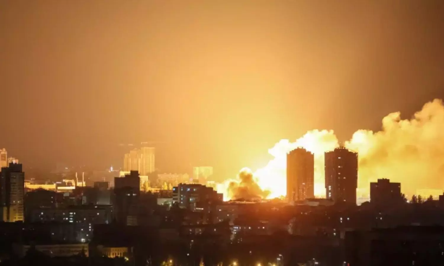 400 டிரோன்கள்.. 40 ஏவுகணைகள் - உக்ரைன் நகரங்களை துளைத்த ரஷியா - 6 பேர் பலி - 80 பேர் படுகாயம்