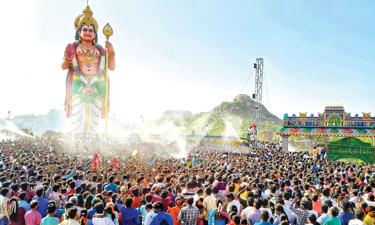 வேலூர் தீர்த்தகிரி கோவிலில் 92 அடி உயர பிரம்மாண்ட முருகன் சிலை கும்பாபிஷேகம்