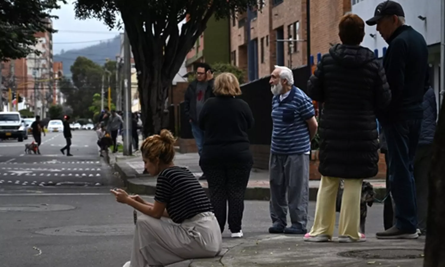 கொலம்பியாவில் சக்திவாய்ந்த நிலநடுக்கம்- சாலைகளில் தஞ்சம் அடைந்த மக்கள் கொலம்பியாவில் சக்திவாய்ந்த நிலநடுக்கம்- சாலைகளில் தஞ்சம் அடைந்த மக்கள்