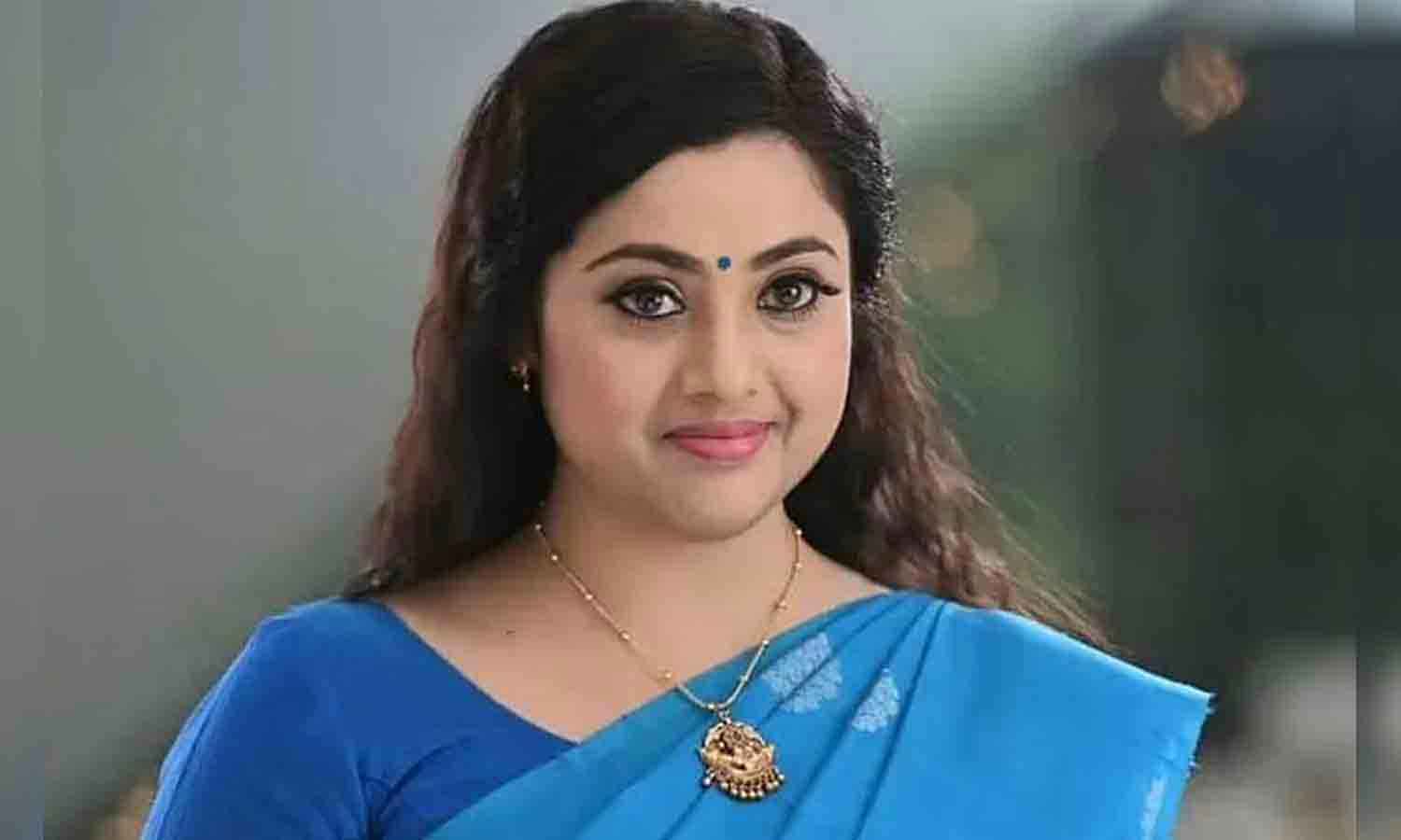 மீனா மலரும் நினைவுகள்... நைனி... ஓ நைனிகா.. மீனா மலரும் நினைவுகள்... நைனி... ஓ நைனிகா..