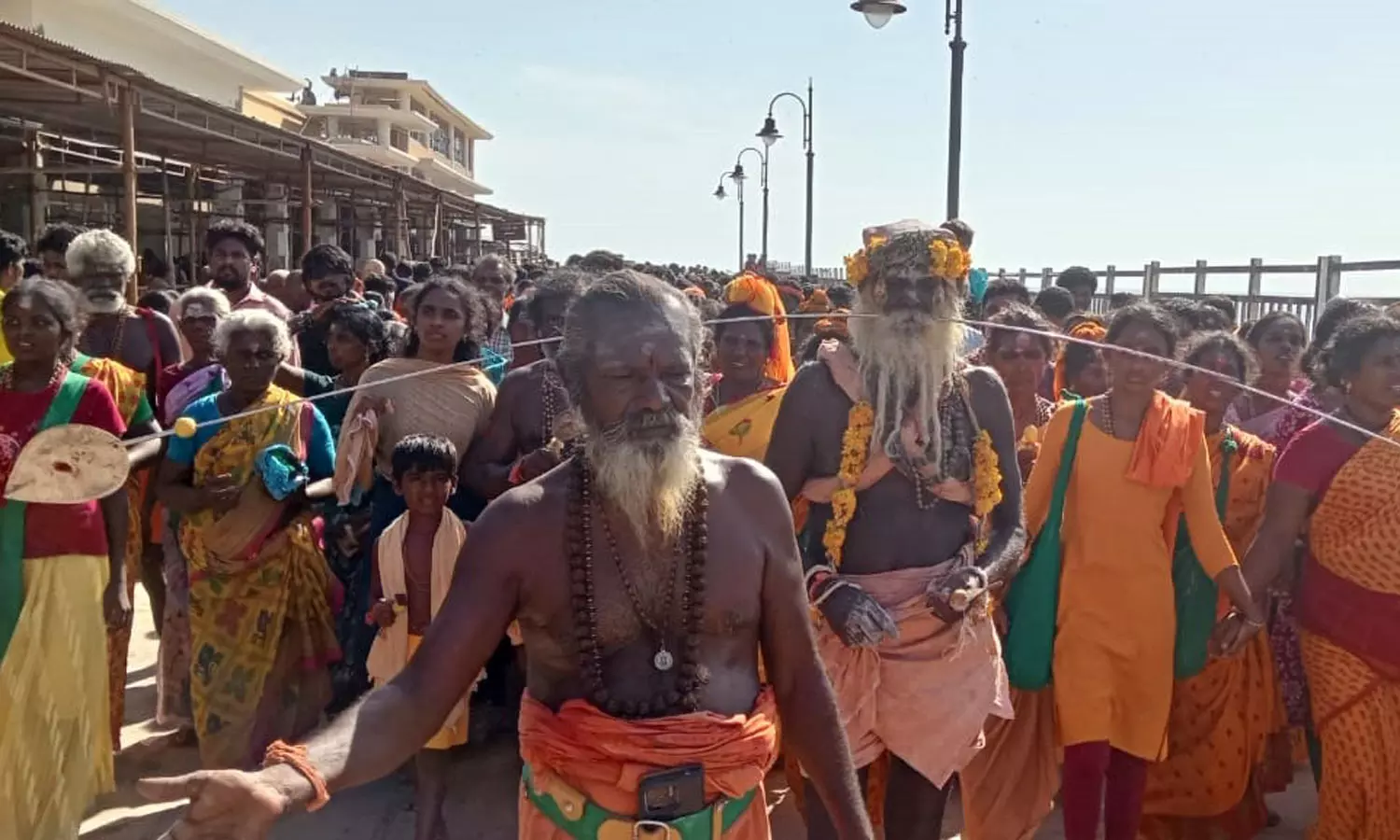 திருச்செந்தூர் கோவிலில் வைகாசி விசாக திருவிழா கோலாகலம் - லட்சக்கணக்கான பக்தர்கள் தரிசனம்