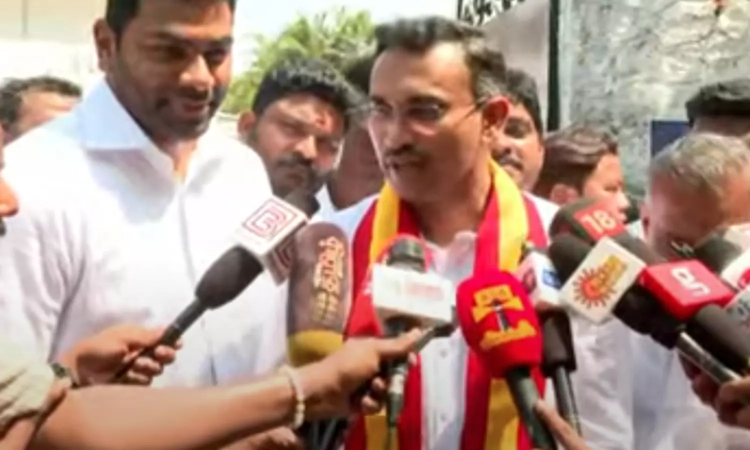 கொள்கை பிடிப்புடன் உள்ள கட்சி த.வெ.க.தான் - அருண்ராஜ் கொள்கை பிடிப்புடன் உள்ள கட்சி த.வெ.க.தான் - அருண்ராஜ்