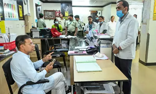 தலைமை மருத்துவரை மிரட்டிய கோவா பாஜக அமைச்சர்.. வீடியோ வைரல் - பகிரங்க மன்னிப்பு