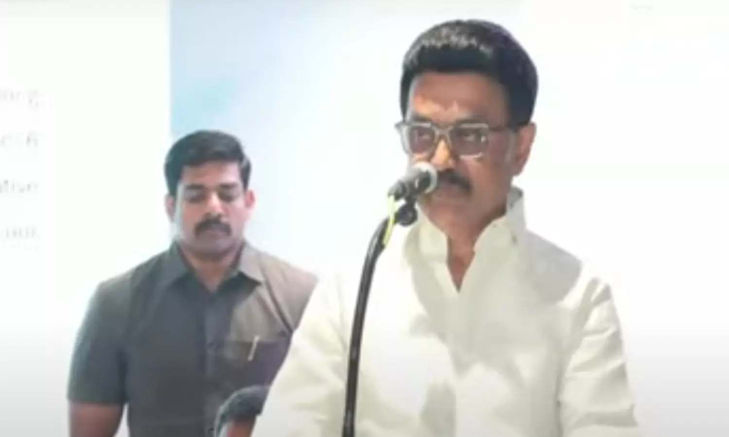 இந்தியாவுக்கே தமிழ்நாடு லீடர் - முதலமைச்சர் மு.க.ஸ்டாலின் பெருமிதம் இந்தியாவுக்கே தமிழ்நாடு லீடர் - முதலமைச்சர் மு.க.ஸ்டாலின் பெருமிதம்