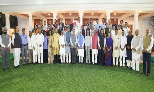 உலக நாடுகளுக்கு சென்று திரும்பிய எம்.பிக்கள் குழுவினர் பிரதமர் மோடியுடன் சந்திப்பு