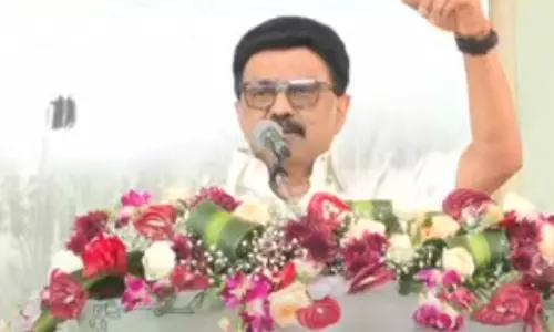 பச்சை துண்டு போட்டு வேஷம் போடும் போலி விவசாயிகள் நாங்கள் அல்ல - மு.க.ஸ்டாலின்