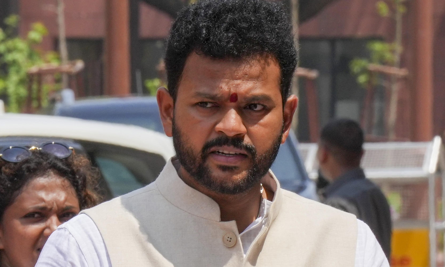 சம்பவ இடத்திற்கு விரைகிறார் விமான போக்குவரத்துத் துறை அமைச்சர் சம்பவ இடத்திற்கு விரைகிறார் விமான போக்குவரத்துத் துறை அமைச்சர்