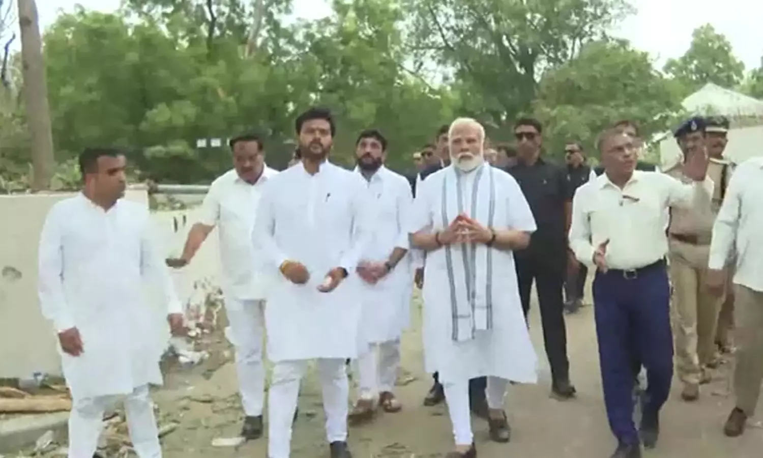 அகமதாபாத் விமான விபத்து - சம்பவ இடத்தில் பிரதமர் மோடி ஆய்வு அகமதாபாத் விமான விபத்து - சம்பவ இடத்தில் பிரதமர் மோடி ஆய்வு