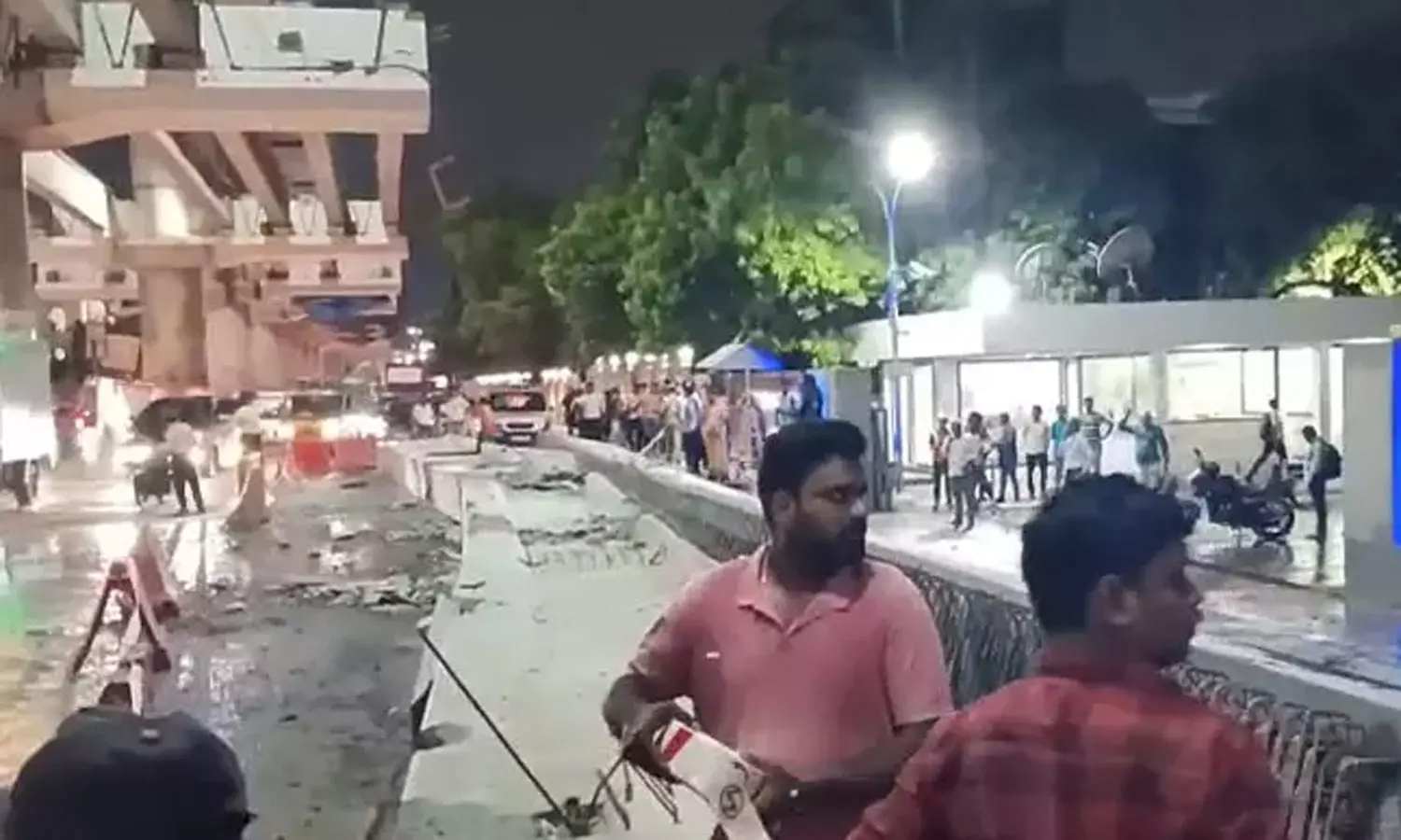 மெட்ரோ ரெயில் கட்டுமான விபத்து- உயிரிழந்தவரின் குடும்பத்திற்கு ரூ.25 லட்சம் இழப்பீடு மெட்ரோ ரெயில் கட்டுமான விபத்து- உயிரிழந்தவரின் குடும்பத்திற்கு ரூ.25 லட்சம் இழப்பீடு