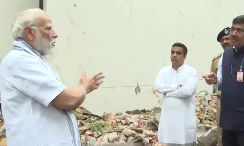 அகமதாபாத் விமான விபத்து - சம்பவ இடத்தில் பிரதமர் மோடி ஆய்வு